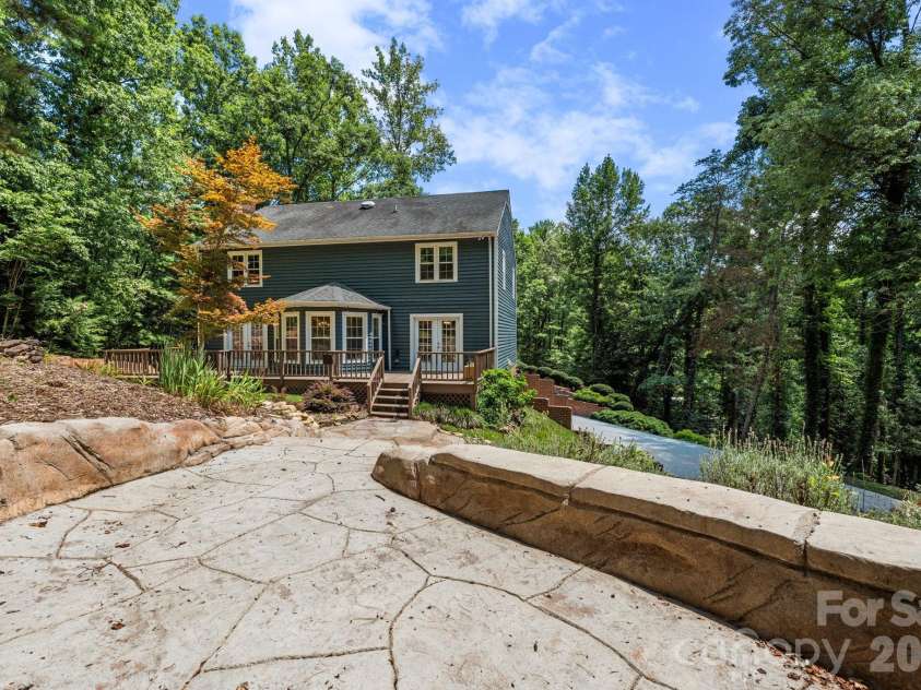3132 Stoney Brook Drive, Lenoir, NC 28645.  MLS# CAR4403414, YatesRealty ID 21548. 