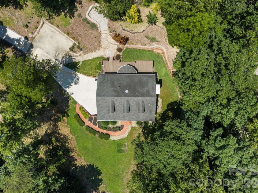 3132 Stoney Brook Drive, Lenoir, NC 28645.  MLS# CAR4403414, YatesRealty ID 21548. 