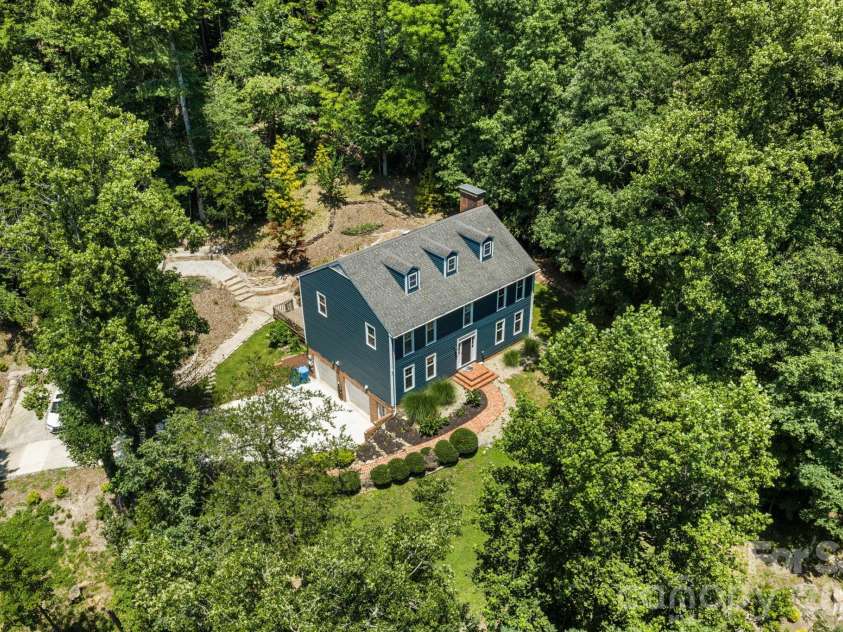 3132 Stoney Brook Drive, Lenoir, NC 28645.  MLS# CAR4403414, YatesRealty ID 21548. 
