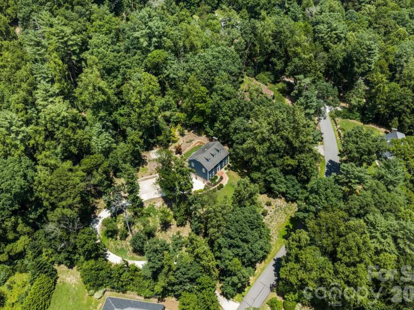 3132 Stoney Brook Drive, Lenoir, NC 28645.  MLS# CAR4403414, YatesRealty ID 21548. 