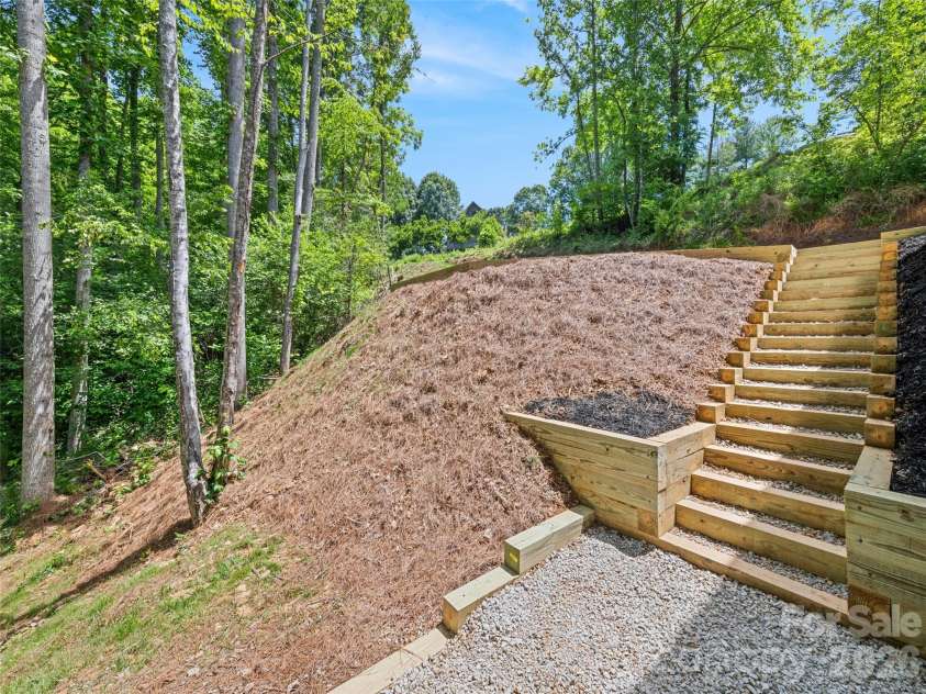 288 Ironwood Drive, Clyde, NC 28721.  MLS# CAR4353359, YatesRealty ID 21549. 