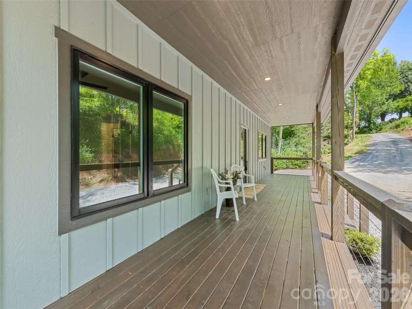 288 Ironwood Drive, Clyde, NC 28721.  MLS# CAR4353359, YatesRealty ID 21549. 