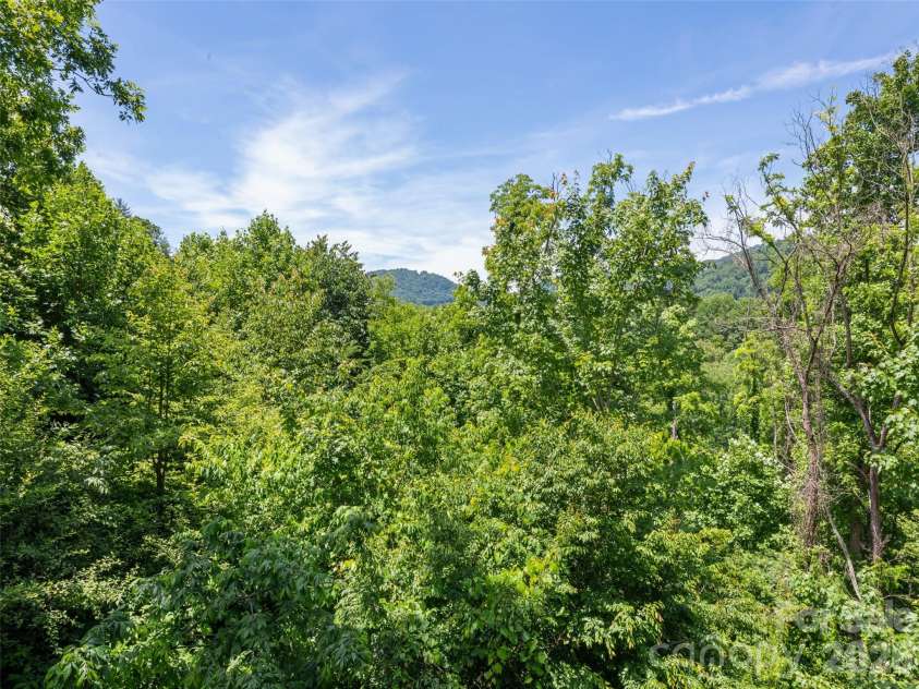 288 Ironwood Drive, Clyde, NC 28721.  MLS# CAR4353359, YatesRealty ID 21549. 