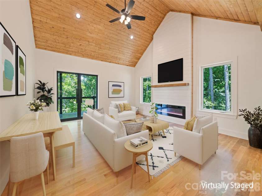 288 Ironwood Drive, Clyde, NC 28721.  MLS# CAR4353359, YatesRealty ID 21549. 