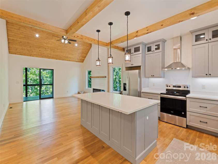 288 Ironwood Drive, Clyde, NC 28721.  MLS# CAR4353359, YatesRealty ID 21549. 
