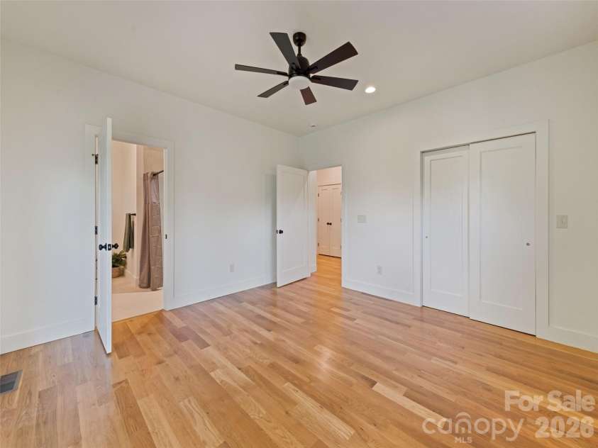 288 Ironwood Drive, Clyde, NC 28721.  MLS# CAR4353359, YatesRealty ID 21549. 