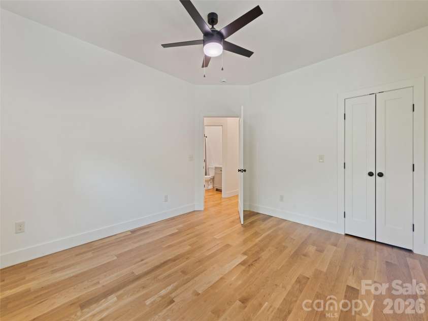 288 Ironwood Drive, Clyde, NC 28721.  MLS# CAR4353359, YatesRealty ID 21549. 