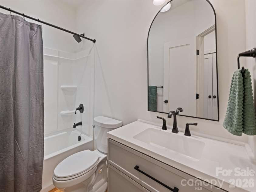 288 Ironwood Drive, Clyde, NC 28721.  MLS# CAR4353359, YatesRealty ID 21549. 