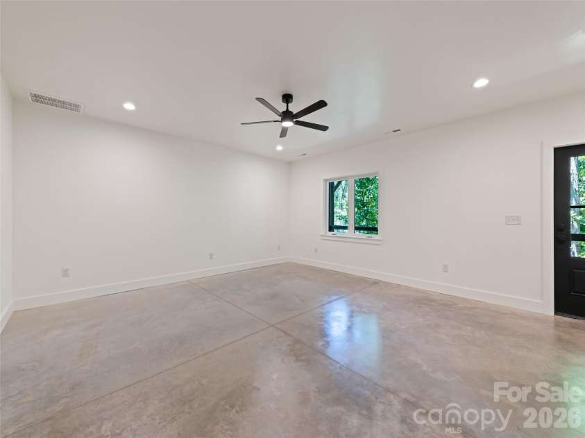 288 Ironwood Drive, Clyde, NC 28721.  MLS# CAR4353359, YatesRealty ID 21549. 