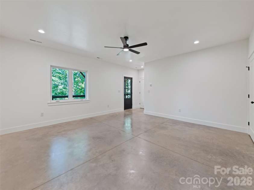 288 Ironwood Drive, Clyde, NC 28721.  MLS# CAR4353359, YatesRealty ID 21549. 