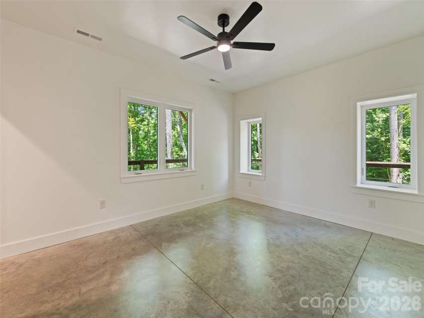 288 Ironwood Drive, Clyde, NC 28721.  MLS# CAR4353359, YatesRealty ID 21549. 