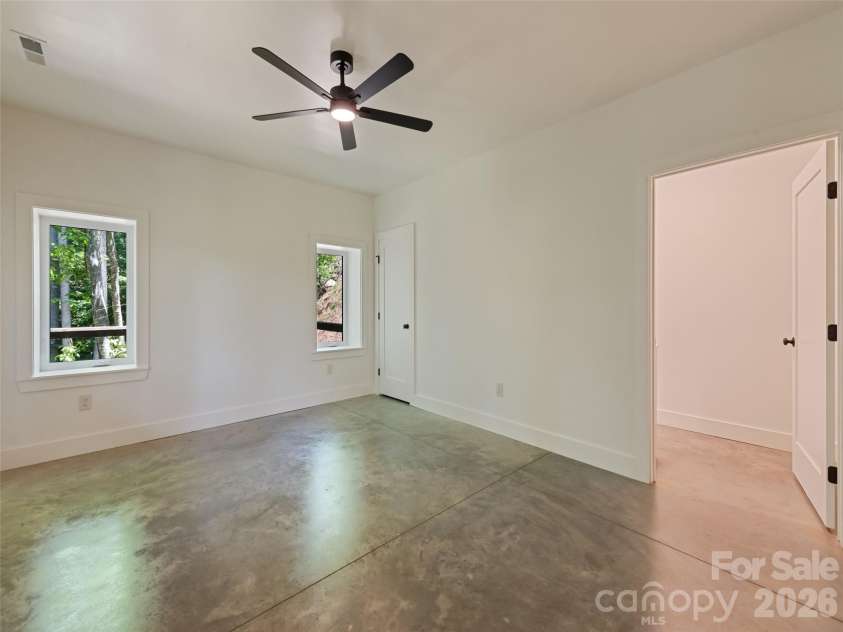 288 Ironwood Drive, Clyde, NC 28721.  MLS# CAR4353359, YatesRealty ID 21549. 