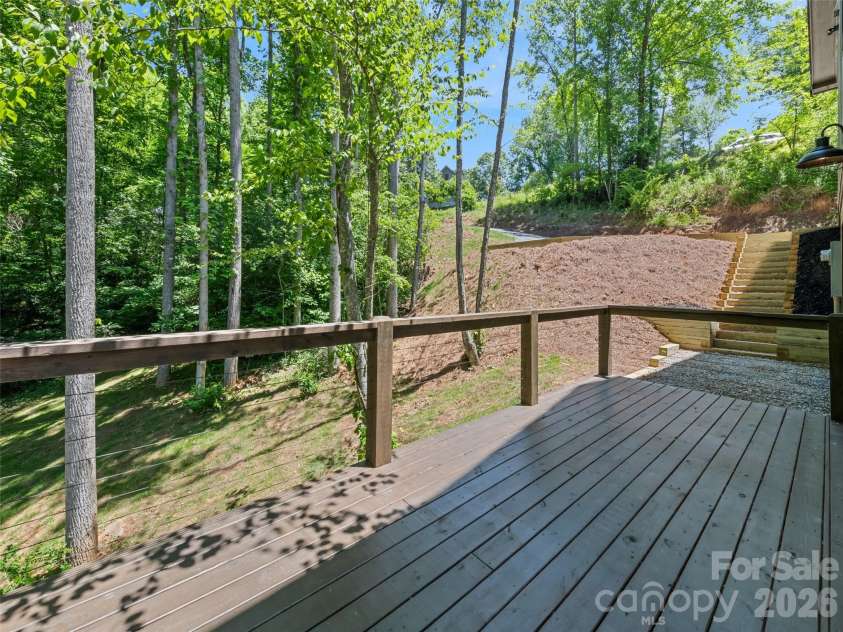 288 Ironwood Drive, Clyde, NC 28721.  MLS# CAR4353359, YatesRealty ID 21549. 