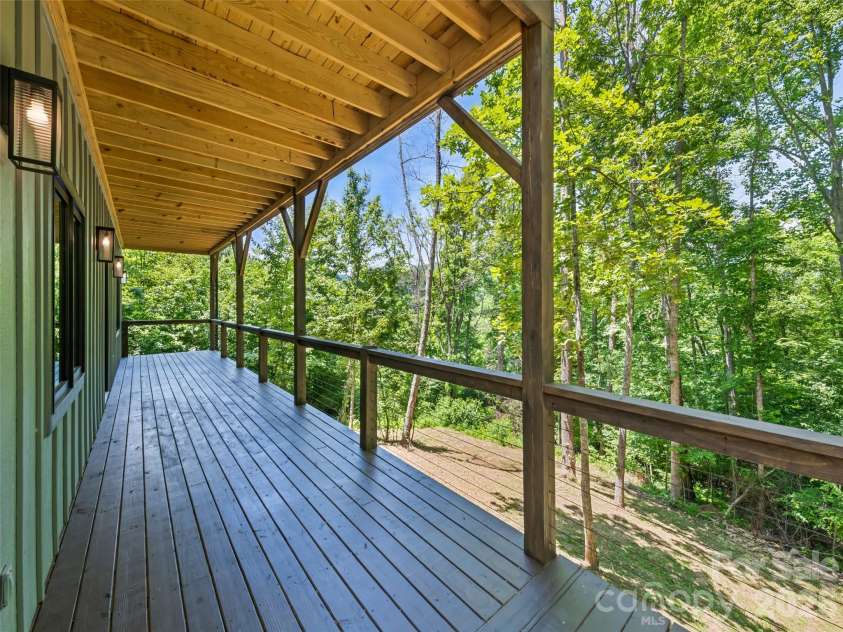 288 Ironwood Drive, Clyde, NC 28721.  MLS# CAR4353359, YatesRealty ID 21549. 
