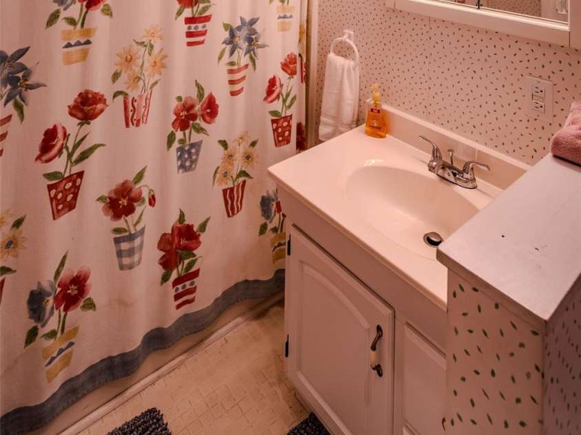 4584 & 4582 NC Highway 194 None, Banner Elk, NC 28604.  MLS# CAR4269014, YatesRealty ID 21549. Red Cottage - Guest Suite