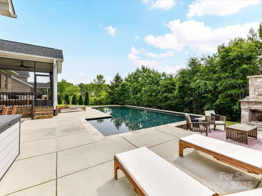 121 Enclave Meadows Lane, Matthews, NC 28104.  MLS# CAR4260114, YatesRealty ID 21550. 