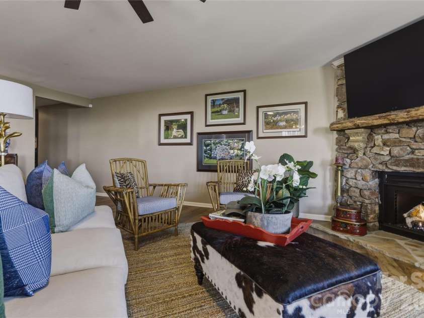 5970 Blowing Rock Boulevard, Lenoir, NC 28645.  MLS# CAR4366274, YatesRealty ID 21551. 