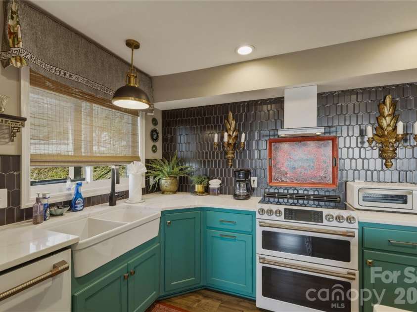 5970 Blowing Rock Boulevard, Lenoir, NC 28645.  MLS# CAR4366274, YatesRealty ID 21551. 