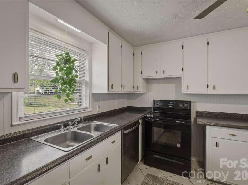 1348 Hibriten Drive, Lenoir, NC 28645.  MLS# CAR4370292, YatesRealty ID 21552. 