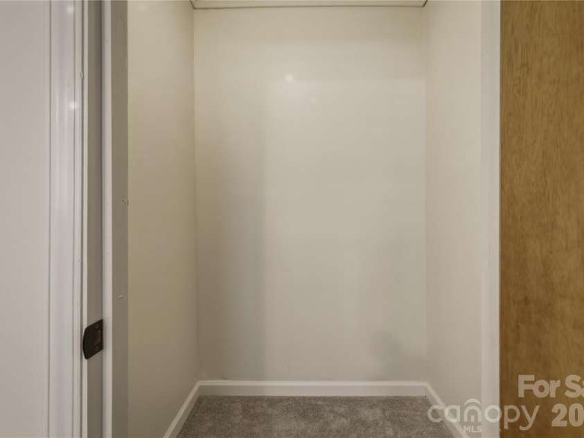1348 Hibriten Drive, Lenoir, NC 28645.  MLS# CAR4370292, YatesRealty ID 21552. 