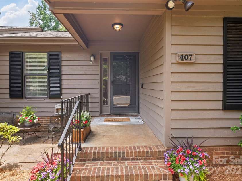 407 Sweetgum Drive, Fort Mill, SC 29715.  MLS# CAR4272607, YatesRealty ID 21552. Welcome home!