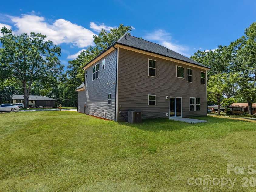 201 Henderson Circle, Harrisburg, NC 28075.  MLS# CAR4284809, YatesRealty ID 21553. 