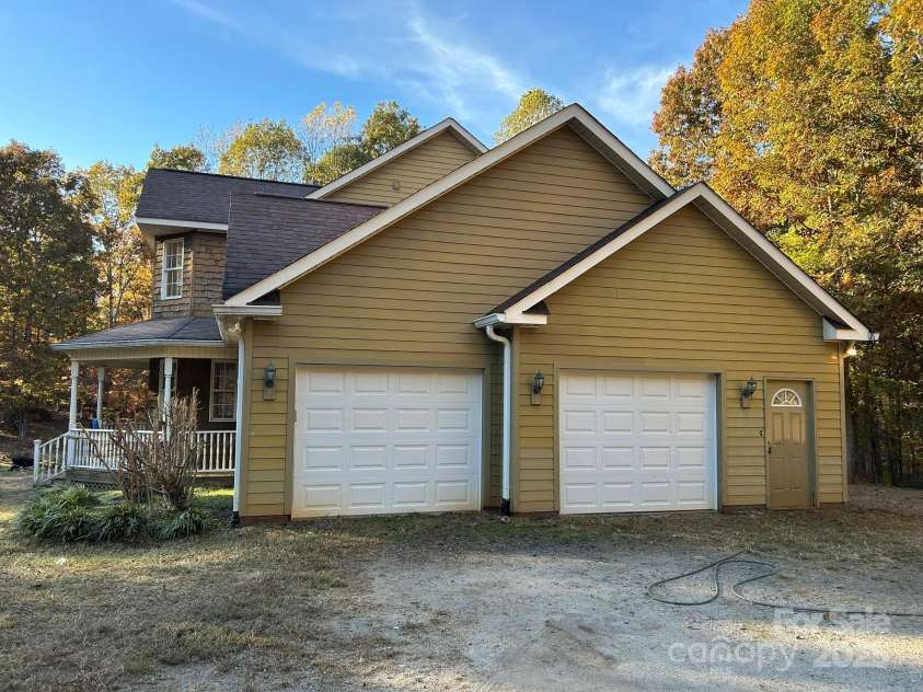 207 Wagon Lane, Rutherfordton, NC 28139.  MLS# CAR4273838, YatesRealty ID 21555. 
