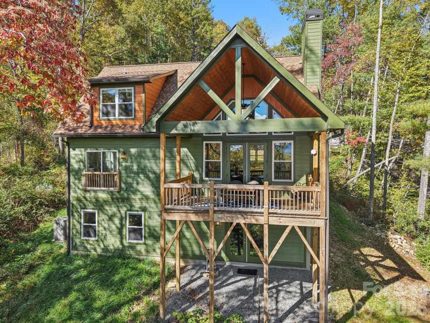 1367 Old Mill Road, Hendersonville, NC 28792.  MLS# CAR4319973, YatesRealty ID 21556. 