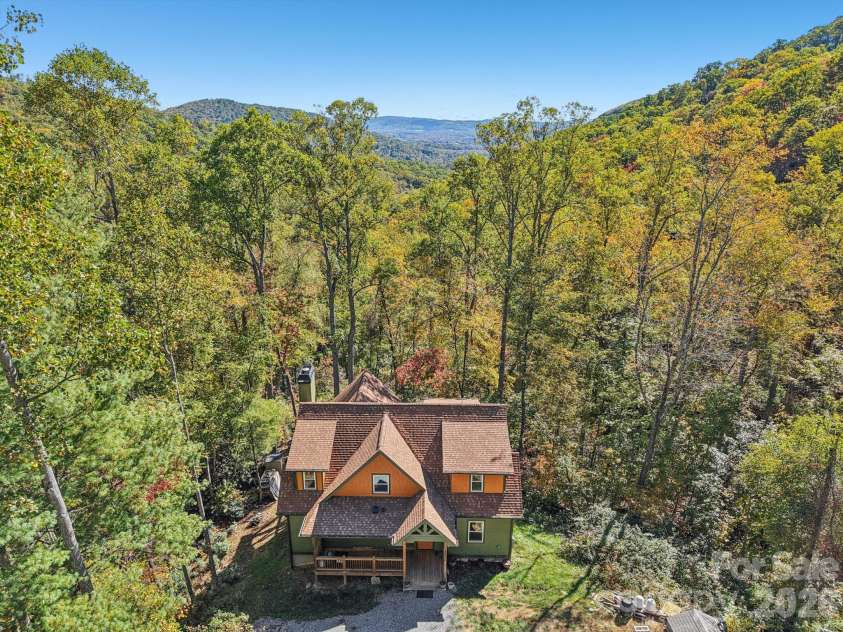 1367 Old Mill Road, Hendersonville, NC 28792.  MLS# CAR4319973, YatesRealty ID 21556. 