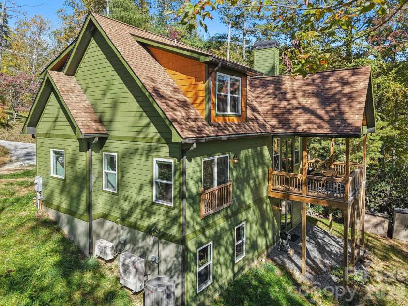 1367 Old Mill Road, Hendersonville, NC 28792.  MLS# CAR4319973, YatesRealty ID 21556. 