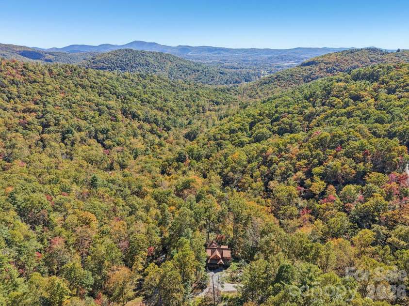 1367 Old Mill Road, Hendersonville, NC 28792.  MLS# CAR4319973, YatesRealty ID 21556. Private oasis