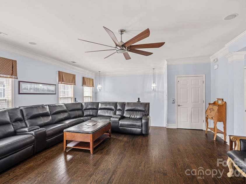 1948 Winpole Lane, Charlotte, NC 28273.  MLS# CAR4250979, YatesRealty ID 21557. 