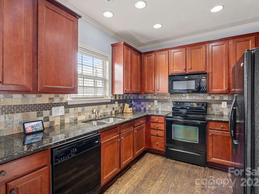 1948 Winpole Lane, Charlotte, NC 28273.  MLS# CAR4250979, YatesRealty ID 21557. 