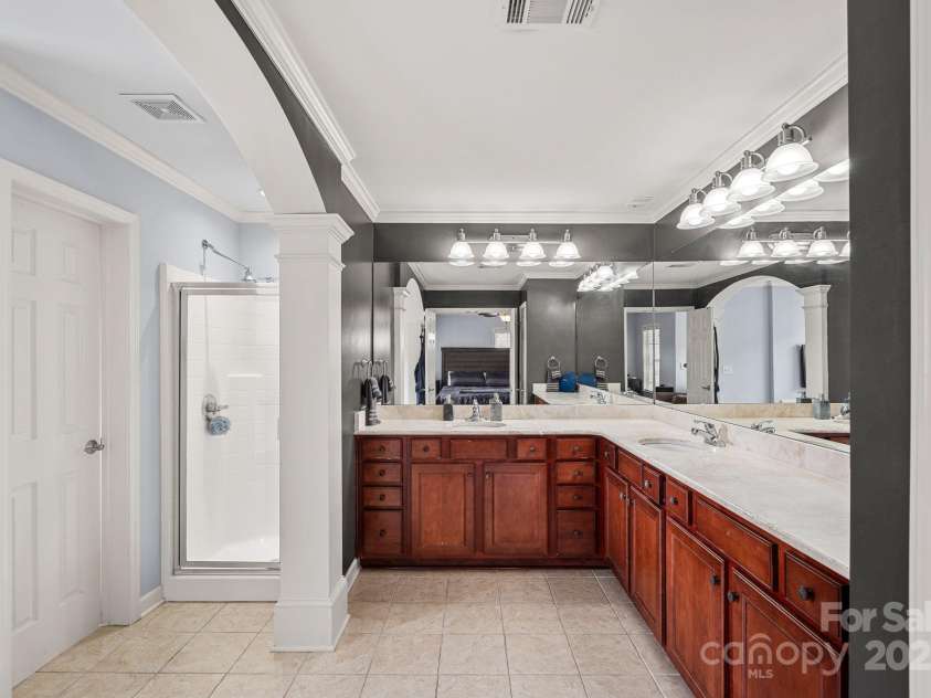 1948 Winpole Lane, Charlotte, NC 28273.  MLS# CAR4250979, YatesRealty ID 21557. 