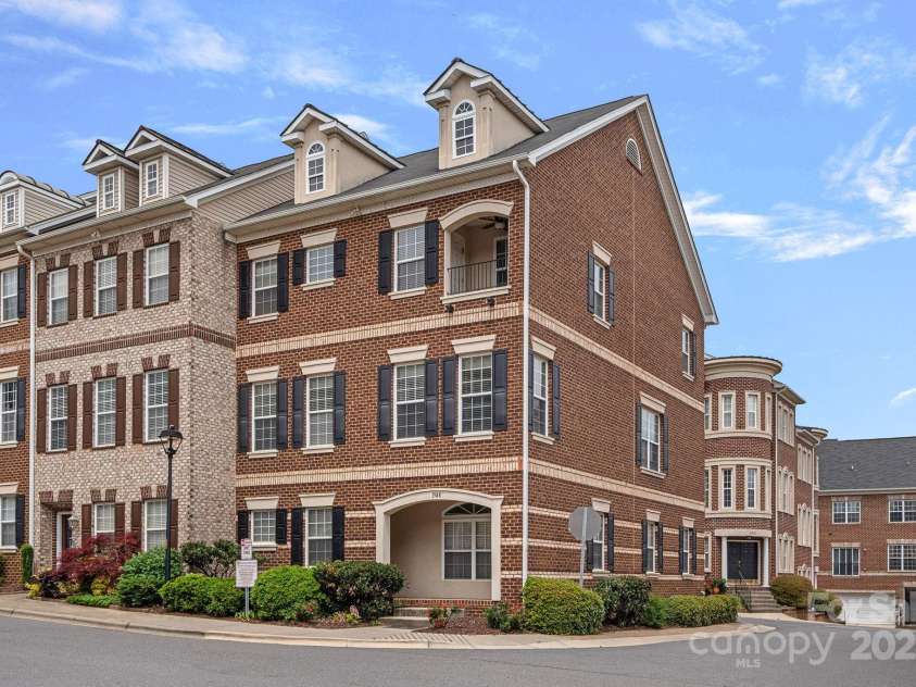 1948 Winpole Lane, Charlotte, NC 28273.  MLS# CAR4250979, YatesRealty ID 21557. 