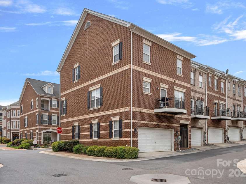 1948 Winpole Lane, Charlotte, NC 28273.  MLS# CAR4250979, YatesRealty ID 21557. 