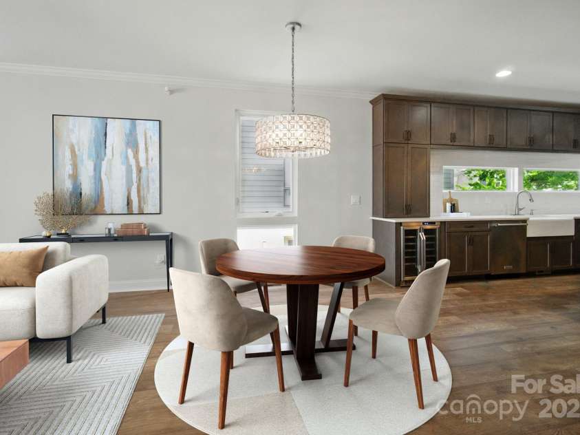 945 Westbrook Drive, Charlotte, NC 28202.  MLS# CAR4294244, YatesRealty ID 21558. 