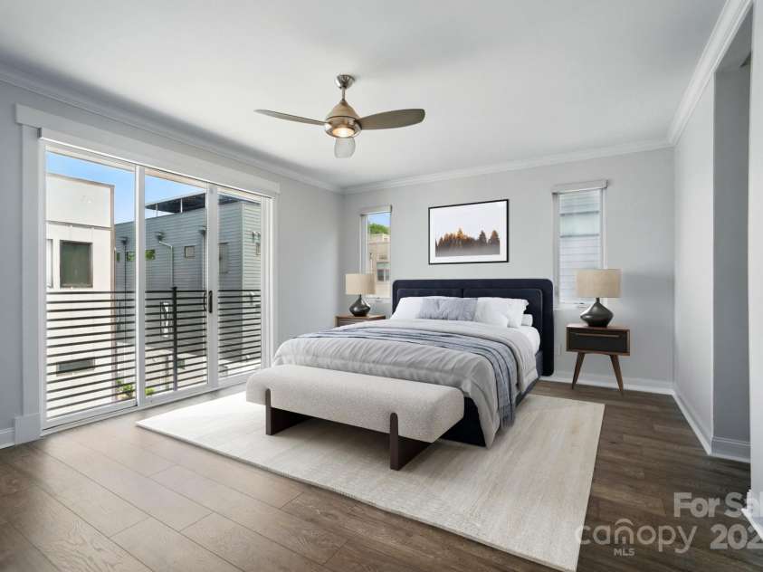 945 Westbrook Drive, Charlotte, NC 28202.  MLS# CAR4294244, YatesRealty ID 21558. 