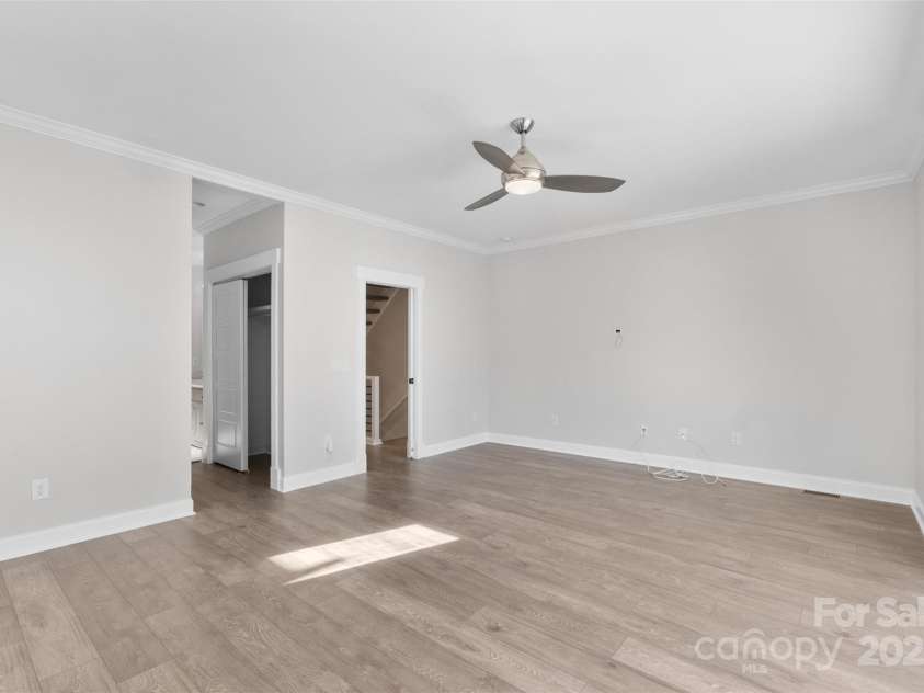 945 Westbrook Drive, Charlotte, NC 28202.  MLS# CAR4313001, YatesRealty ID 21558. 