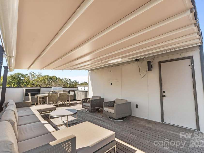 945 Westbrook Drive, Charlotte, NC 28202.  MLS# CAR4313001, YatesRealty ID 21558. 