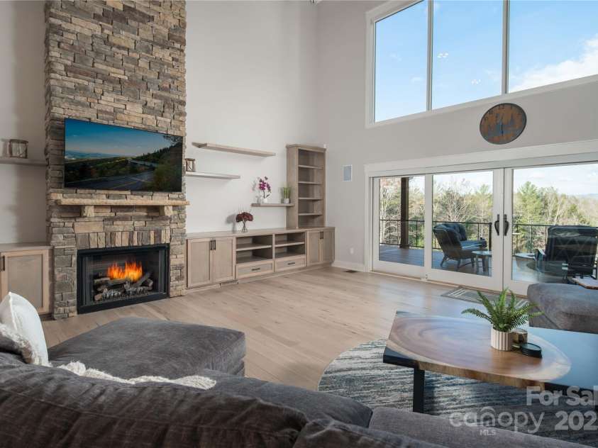 1555 Royal Lane, Lenoir, NC 28645.  MLS# CAR4243068, YatesRealty ID 2156. 