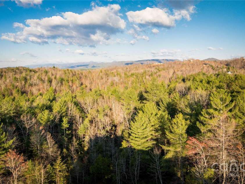 1555 Royal Lane, Lenoir, NC 28645.  MLS# CAR4243068, YatesRealty ID 2156. 