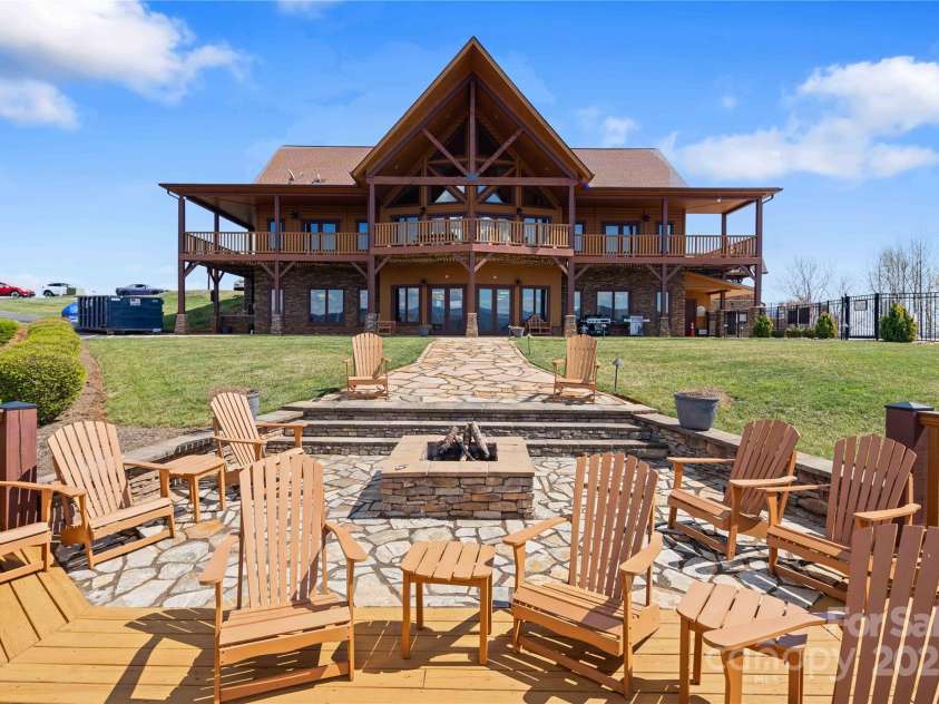 1555 Royal Lane, Lenoir, NC 28645.  MLS# CAR4243068, YatesRealty ID 2156. Lodge