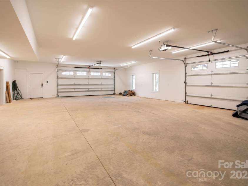 1555 Royal Lane, Lenoir, NC 28645.  MLS# CAR4243068, YatesRealty ID 2156. Plenty of space for anything!