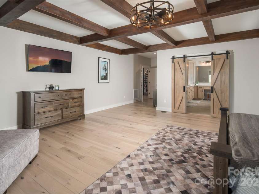 1555 Royal Lane, Lenoir, NC 28645.  MLS# CAR4243068, YatesRealty ID 2156. Primary Suite