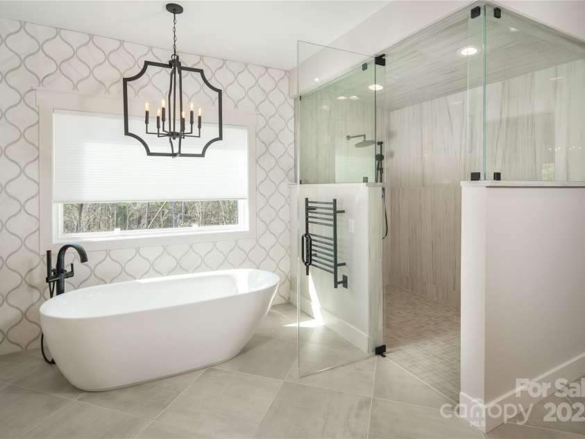 1555 Royal Lane, Lenoir, NC 28645.  MLS# CAR4243068, YatesRealty ID 2156. Soaking Tub & Steam Shower
