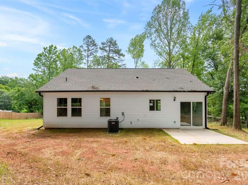 1618 Eaves Road, Shelby, NC 28152.  MLS# CAR4389221, YatesRealty ID 2156. 