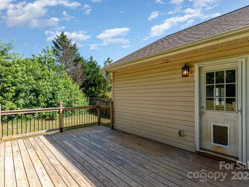 1221 Woodpecker Drive, Clover, SC 29710.  MLS# CAR4256731, YatesRealty ID 21560. 