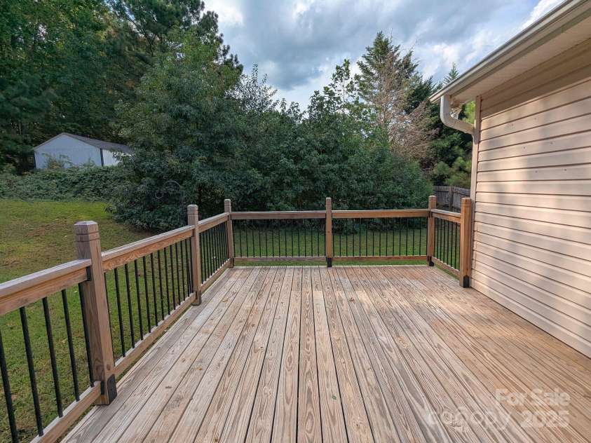 1221 Woodpecker Drive, Clover, SC 29710.  MLS# CAR4299882, YatesRealty ID 21560. 