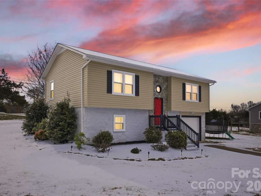 3375 Clarks Chapel Road, Lenoir, NC 28645.  MLS# CAR4336696, YatesRealty ID 21560. 